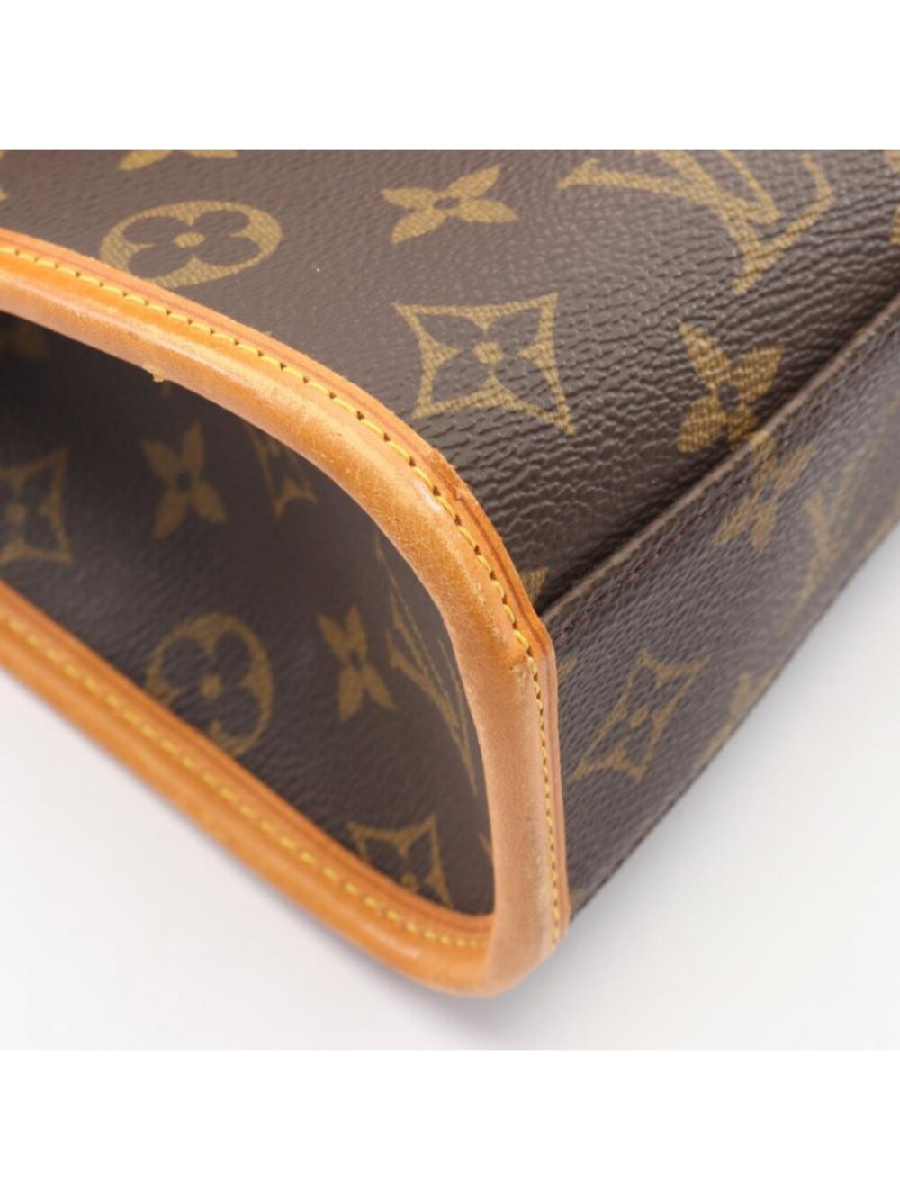 Louis Vuitton Handbag Bel Air Leather - Picture 8 of 13